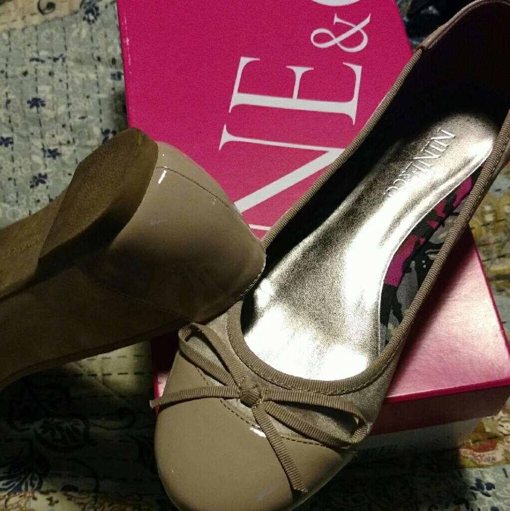 Womens slip on shoes